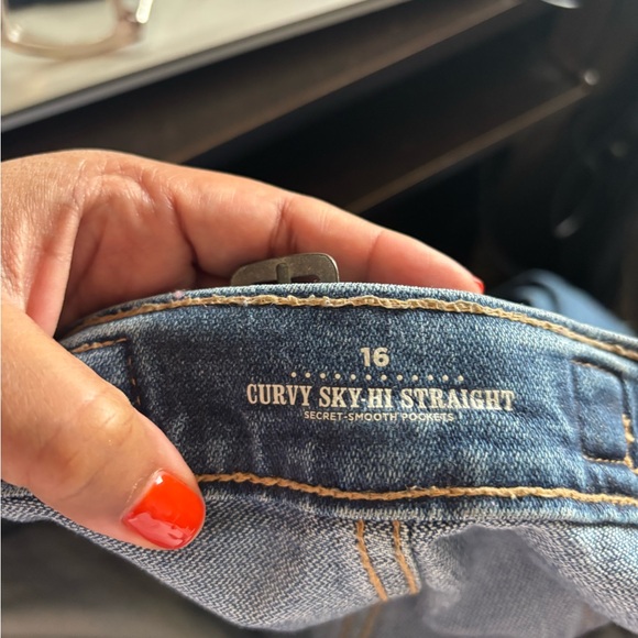 Curvy Extra High-Waisted Sky-Hi
Straight Workwear Jeans - Picture 4 of 6